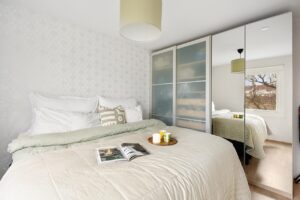 Comment intégrer un lit king size dans la décoration de votre chambre ?