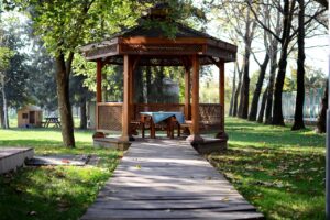 Les millennials transforment l'univers des salons de jardin en France