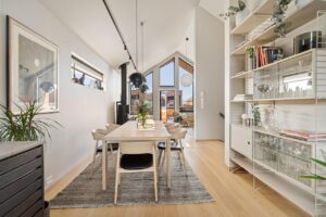 bibliothèque en bois massif