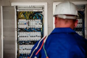 CAP électricien à distance : devenez autonome dans vos travaux électriques