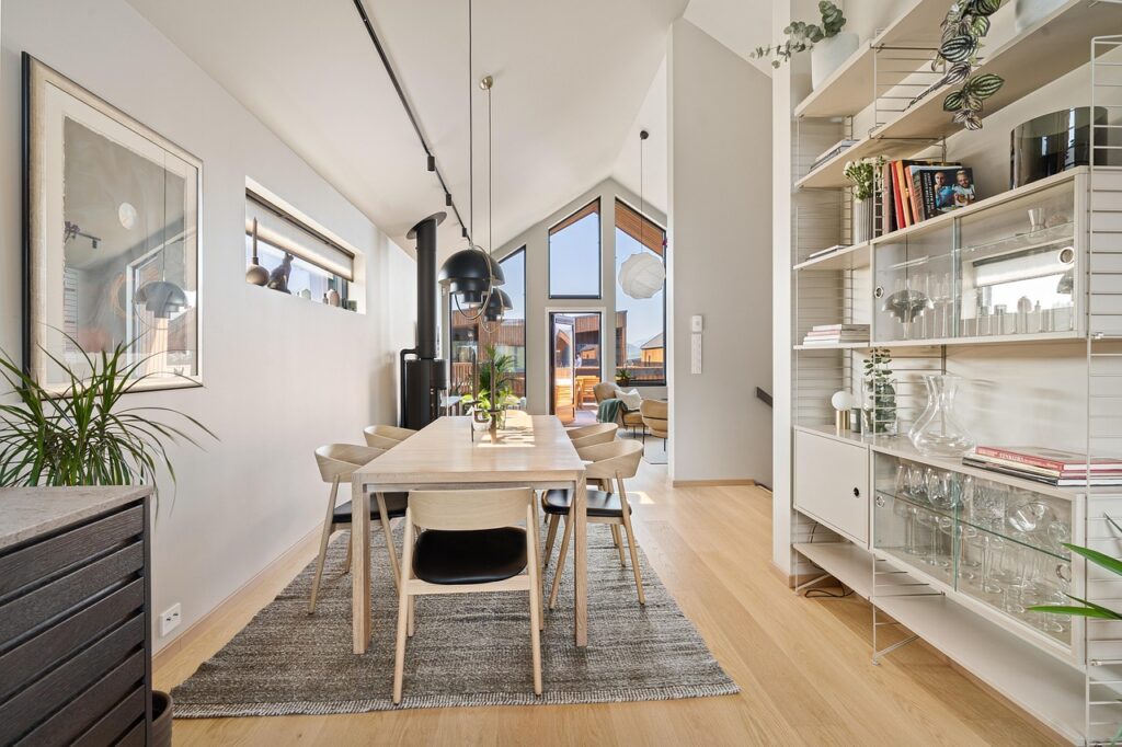 bibliothèque en bois massif
