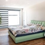 Le rôle des couleurs des stores dans l’aménagement intérieur de votre maison