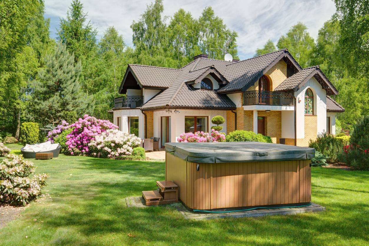 installer un jacuzzi dans son jardin