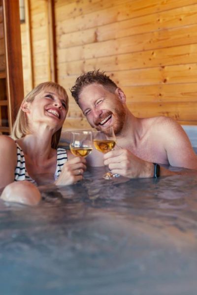 picture-invitez-la-relaxation-chez-vous-en-installant-un-spa-jacuzzi